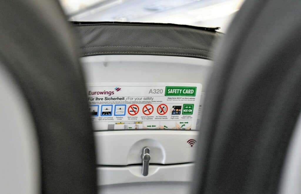 搭機時，需留意行動電源攜帶規定