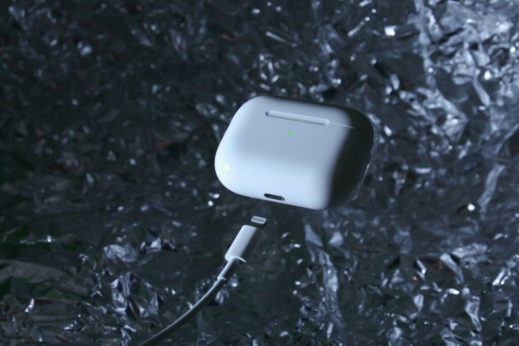 Airpods 有線充電比無線充電更有效率!