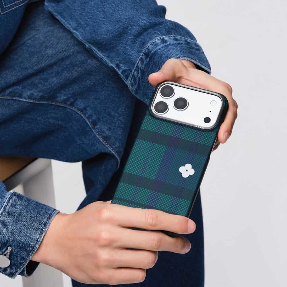 iPhone17 系列芳綸超薄磁吸殼 MÜNN聯名款-旭霧 / 圖片來源:PITAKA TW