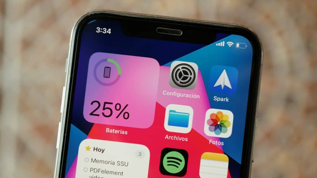 更新 ios 27 後,可能的風險之一是發生耗電與手機過熱的情形
