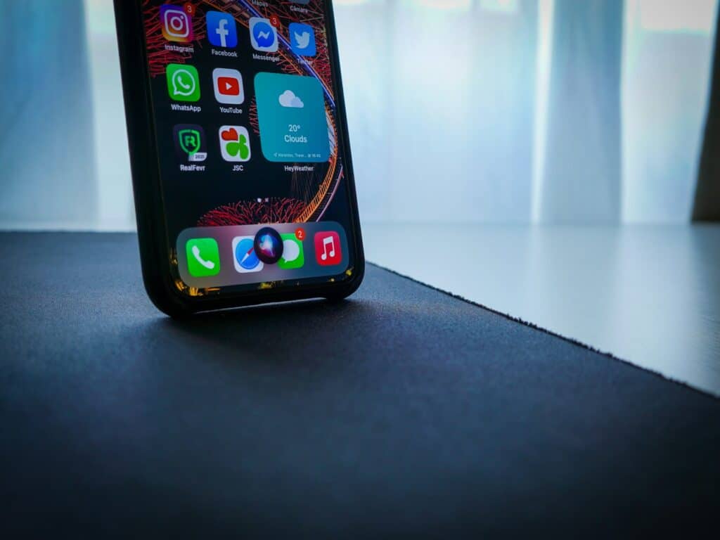 別急著體驗 Siri AI,等待首次修復版上線後再安裝也不遲!